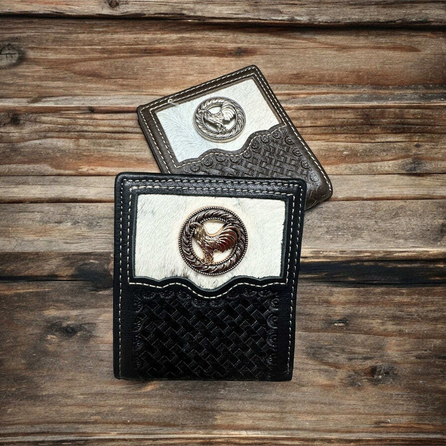 Cartera de cuero con tejido de canasta y gallo concho y pelo de vaca